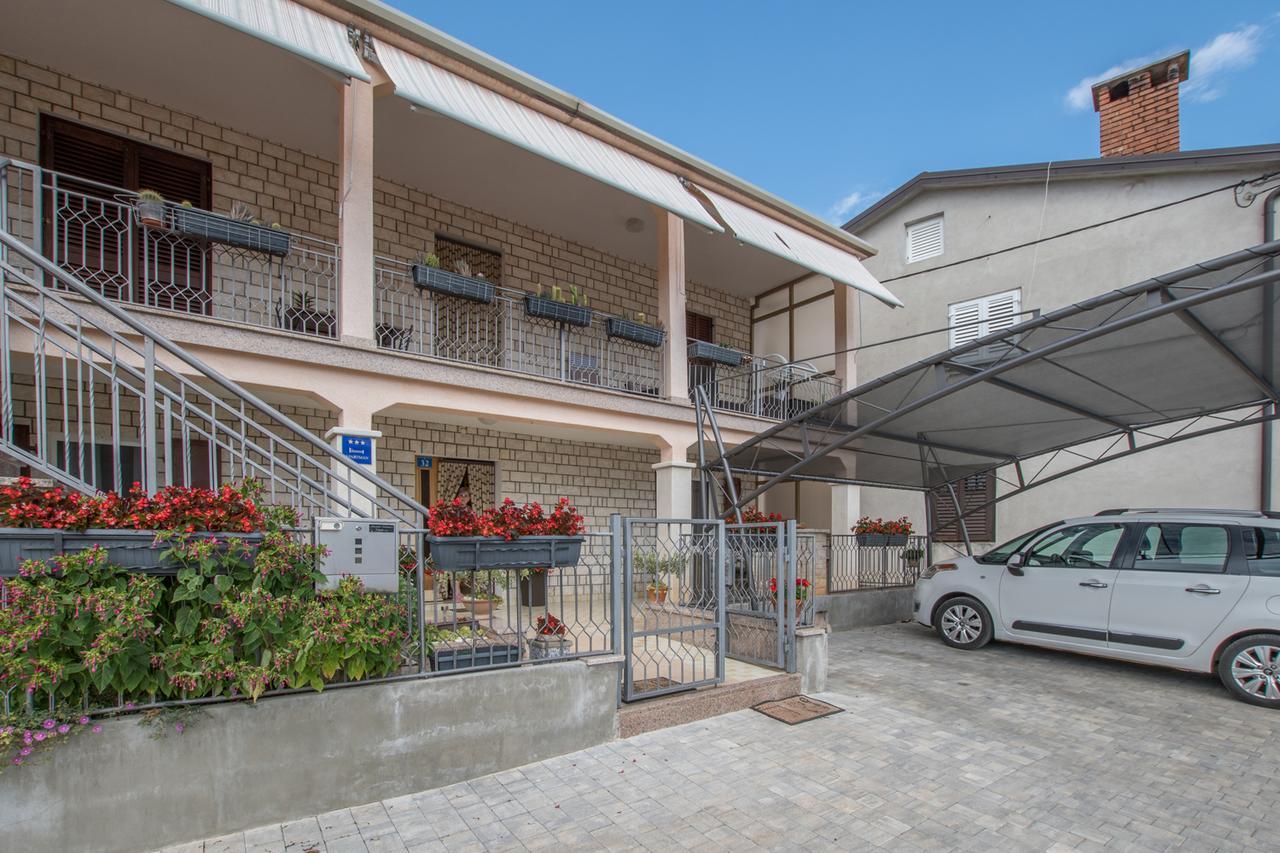 Apartmenst Saban 1709 Murine Buitenkant foto