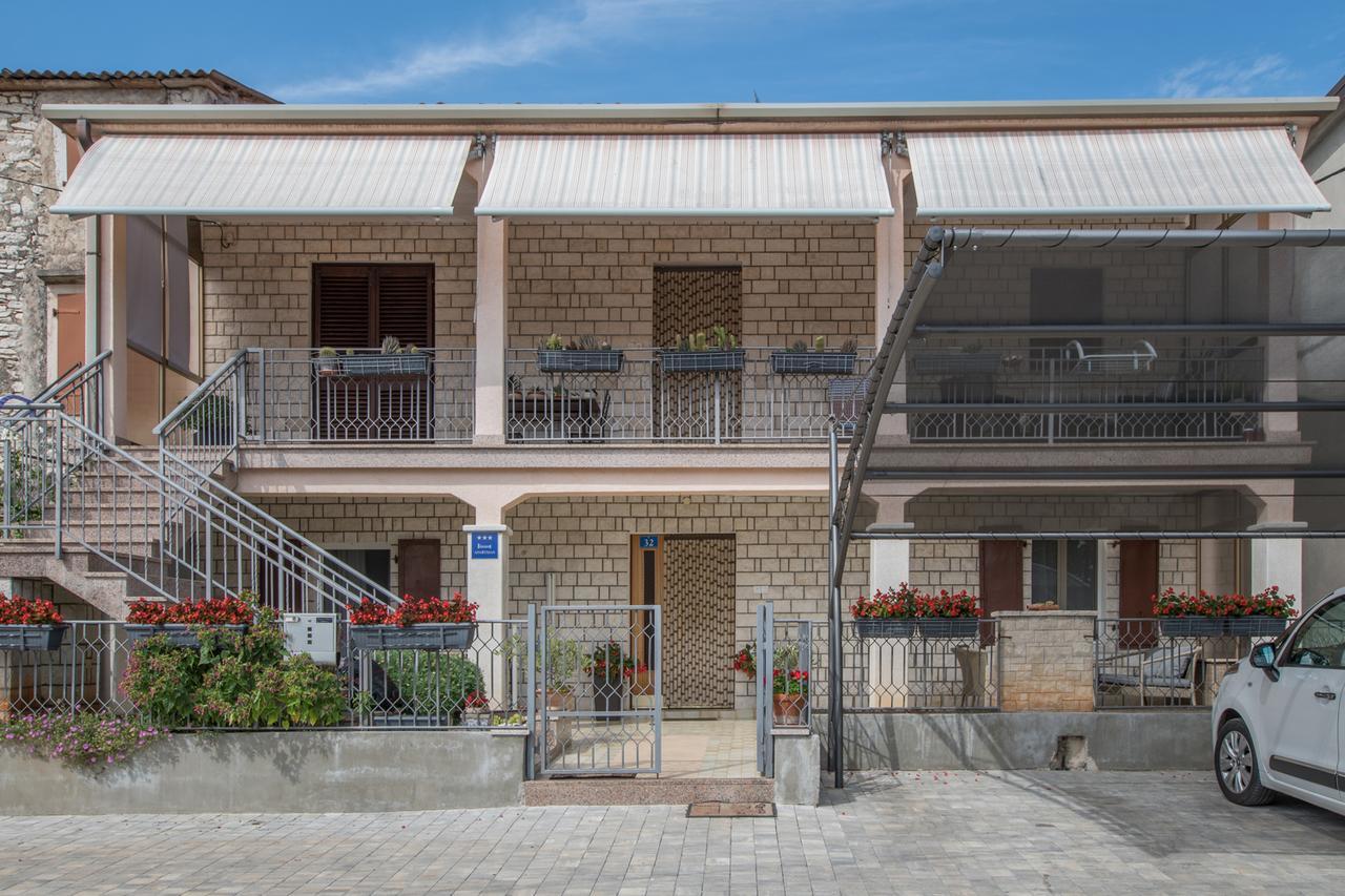 Apartmenst Saban 1709 Murine Buitenkant foto